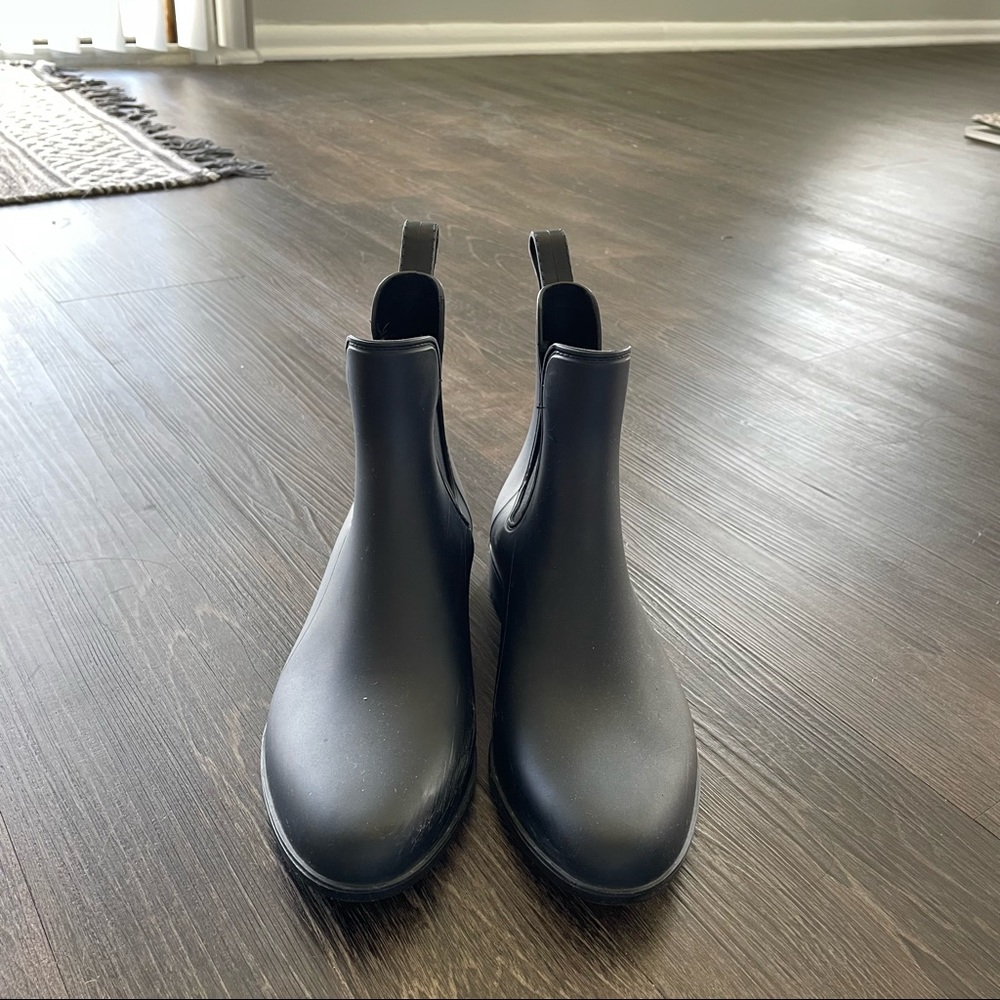 Black Boots
